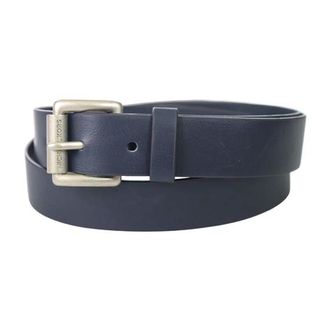 wearing michael kors belt men.